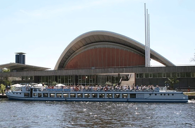 Berlin 1-Hour City Cruise (Starting from Friedrichstrasse)