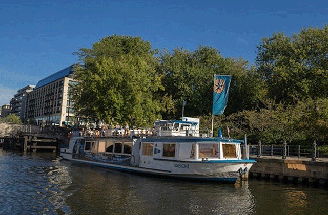Berlin 1-Hour City Cruise (Starting from Friedrichstrasse)