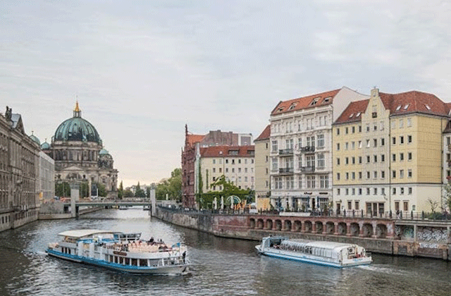 Berlin 1-Hour City Cruise (Starting from Friedrichstrasse)