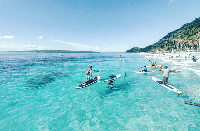 Boracay: Island Hopping Tour (with Seafood BBQ Lunch & Snorkeling)