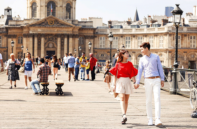 소울 넘치는 파리 에펠탑 심플 스냅