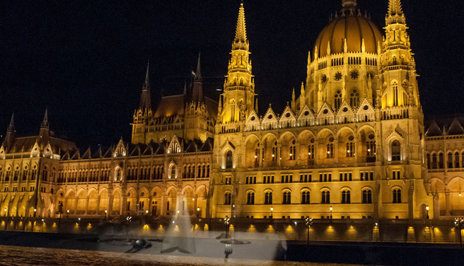 Budapest Night Sightseeing Cruise Ticket