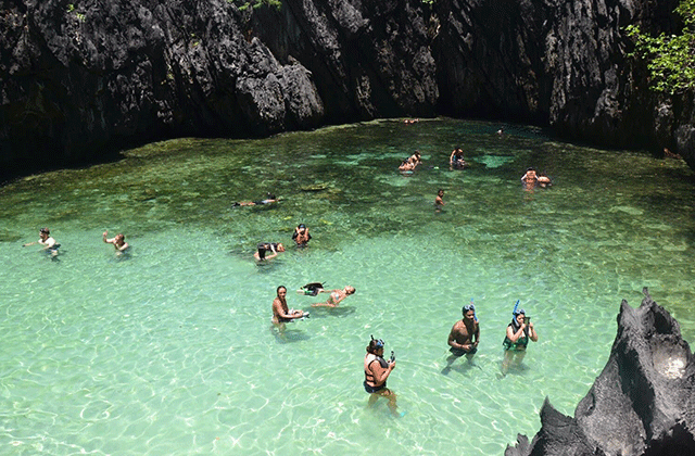 Palawan: El Nido Hidden Gem Hopping Tour