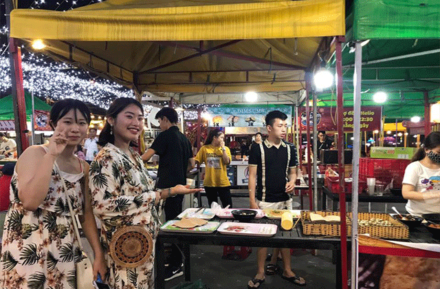 다낭 셰프 라이더와 함께 하는 스쿠터 씨푸드 디스커버리 투어 (WAUG Exclusive)