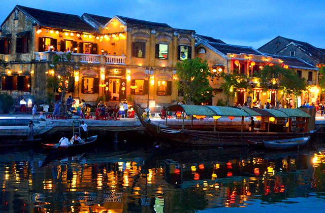 Da Nang 7-seater/16-seater car rental tour (including driver)