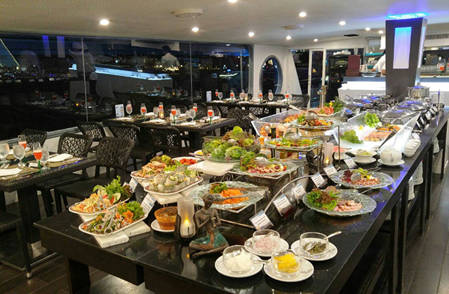 バンコク・シャングリラ・ホライゾンディナークルーズ