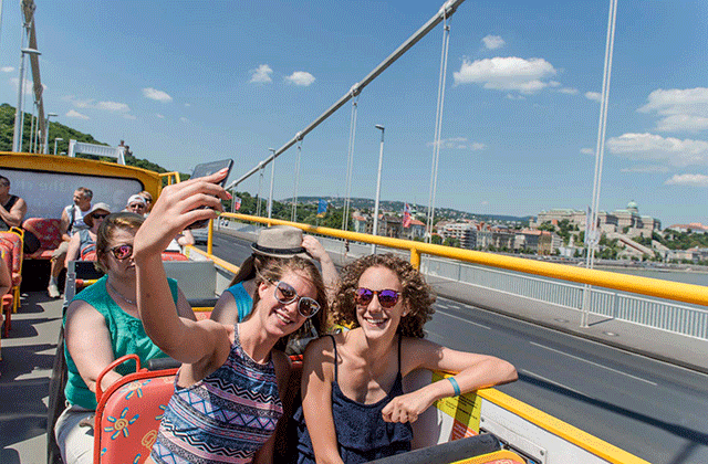 ブダペスト・シティサイトシーイングシティツアーバス（24/48/72時間）