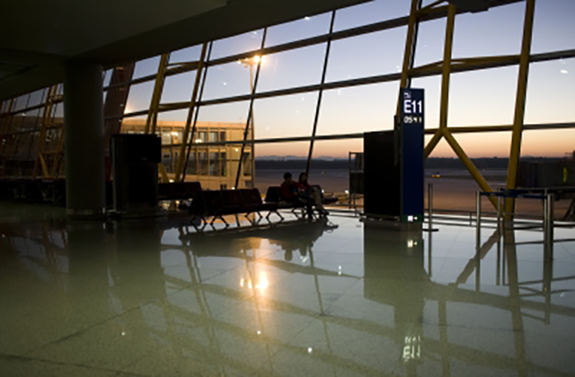 파리 공항 픽업/샌딩 단독 서비스 (1-7인 동일 요금 벤 차량)