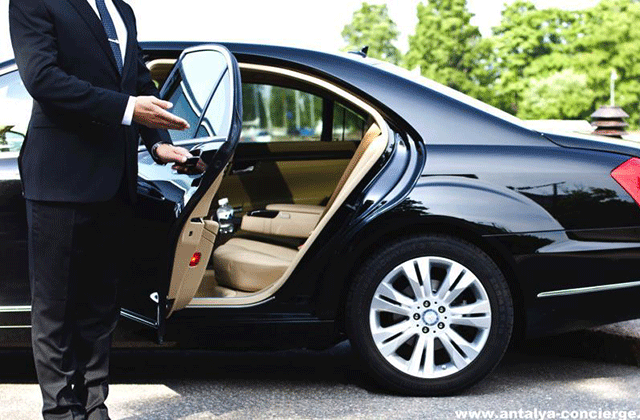 Santorini: Airport Premium Pickup Service