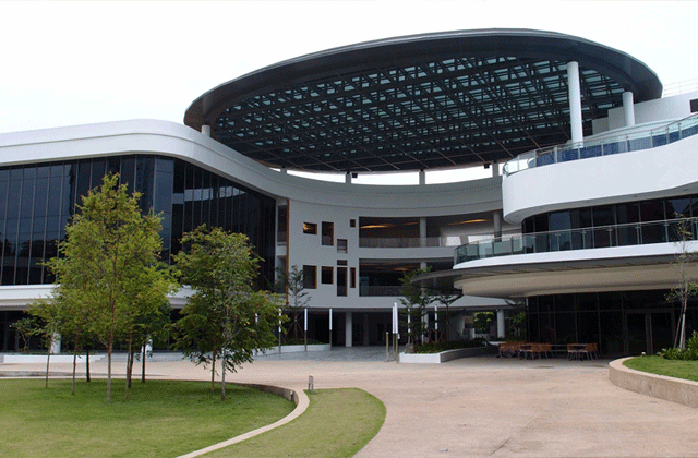 싱가포르 국립 대학 재학생의 캠퍼스 & 자연사 박물관 투어