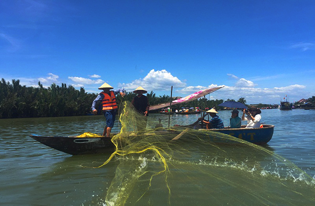 다낭/호이안 출발: 호이안 쿠킹 클래스 & 바구니 배 단독 투어 (WAUG Exclusive)