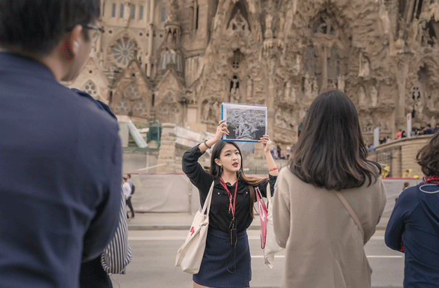 [팔로우미] [오전/반일] 바르셀로나 가우디 투어 - 차량대절 & 구엘공원 동반 입장