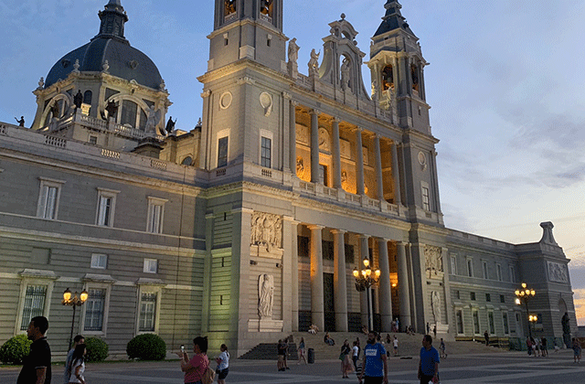 마드리드 시내 감성투어 (낮, 밤 선택 / 타파스 맛집 소개)