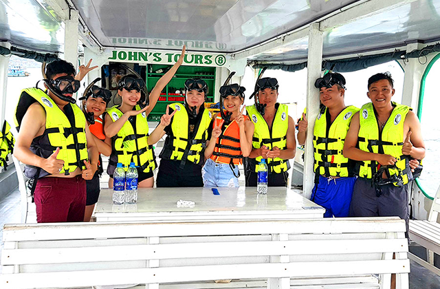 Phu Quoc: 4 Islands Hopping & Snorkeling Tour (with Hon Thom Cable Car & Water Park)