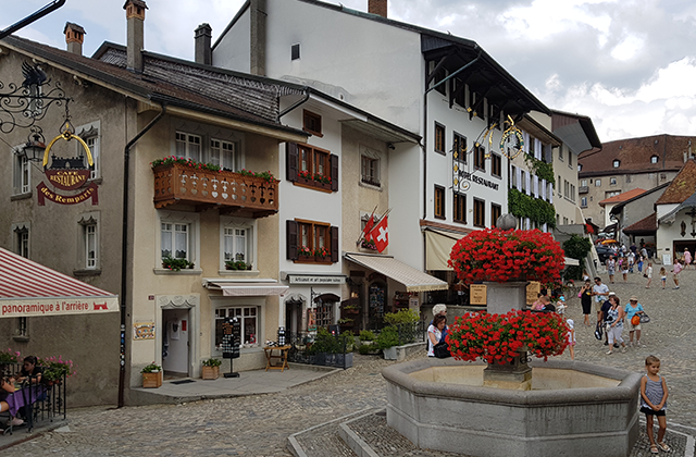 인터라켄 출발: 그뤼에르 & 라보 & 몽트뢰 & 시옹성 하루 투어