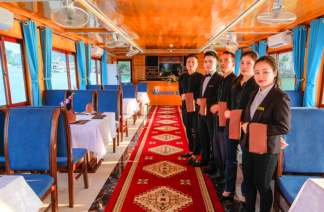 Ha Long Bay: Wonderbay Cruise Tour