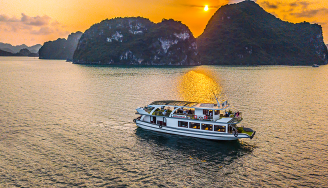 From Hanoi: Ha Long Bay Wonderbay Cruise Tour