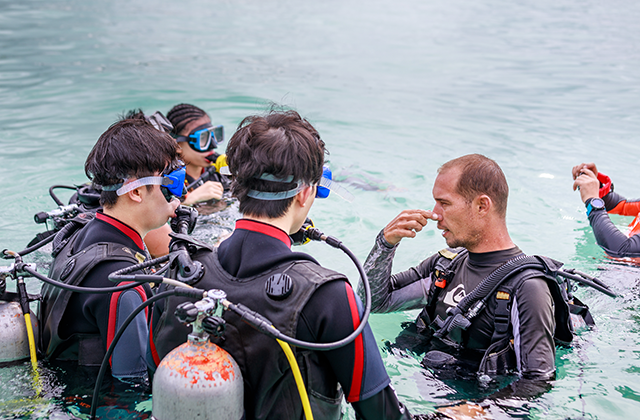 Boracay: Discover Scuba Diving