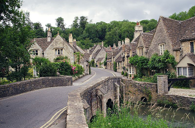 [킹스투어] 바스 + 캐슬쿰 + 스톤헨지 전용 차량 일일 투어