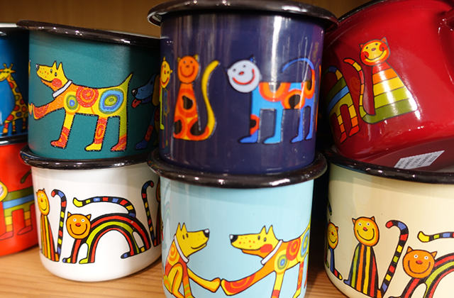 프라하 공방에서 나만의 에나멜 머그컵 만들기 클래스