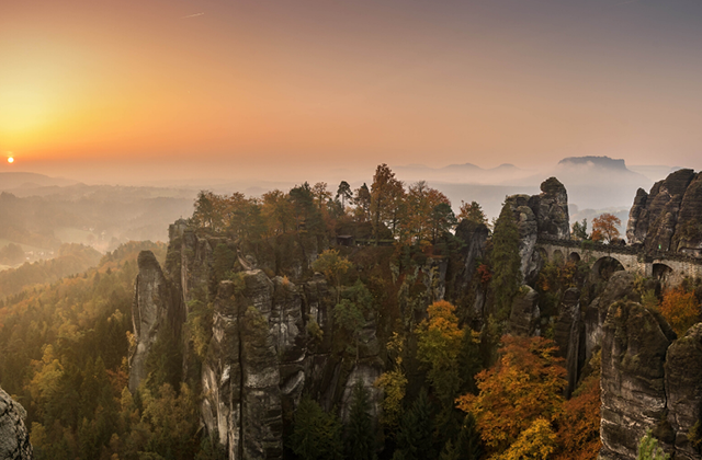 보헤미안 스위스 국립공원 여름 트레킹 (천국의 문 + 에드먼드 협곡 보트 투어 + 바스테이 공원)