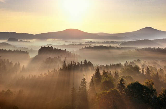 보헤미안 스위스 국립공원 여름 트레킹 (천국의 문 + 에드먼드 협곡 보트 투어 + 바스테이 공원)