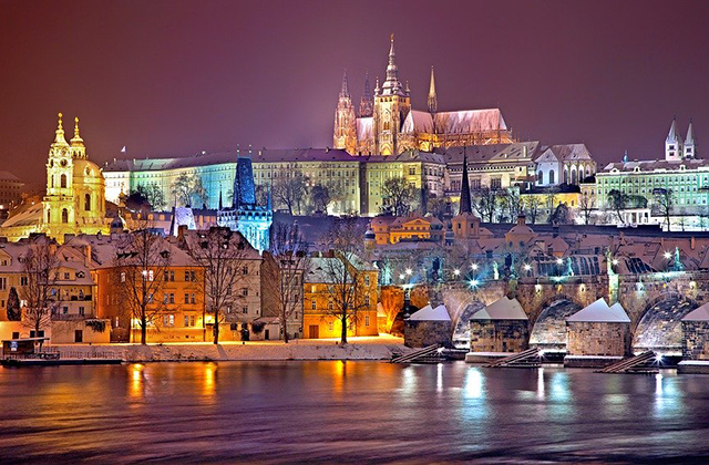 Prague: Airport Premium Sedan Pickup & Car Rental Service