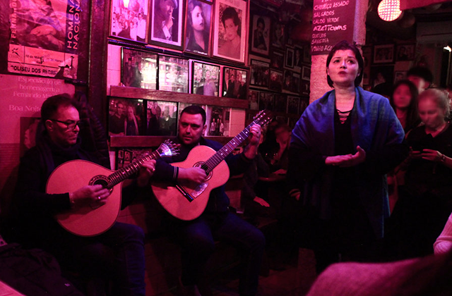 리스본 별빛 아래 함께 걷는 야경 투어 - 문학 그리고 파두