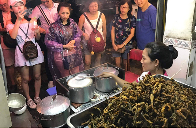 하노이 현지인처럼 즐기는 야식 먹방 투어