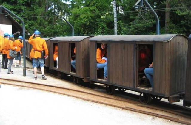 ブレッド・アンダーグラウンドカヤックツアー(ホテル送迎付き)