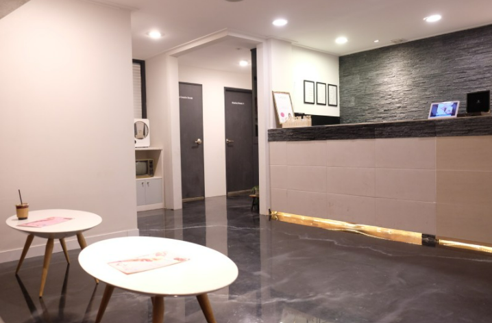 서울 신촌 루트 스웨디시 & 로미로미