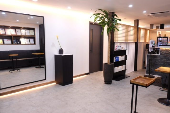 서울 신촌 루트 스웨디시 & 로미로미