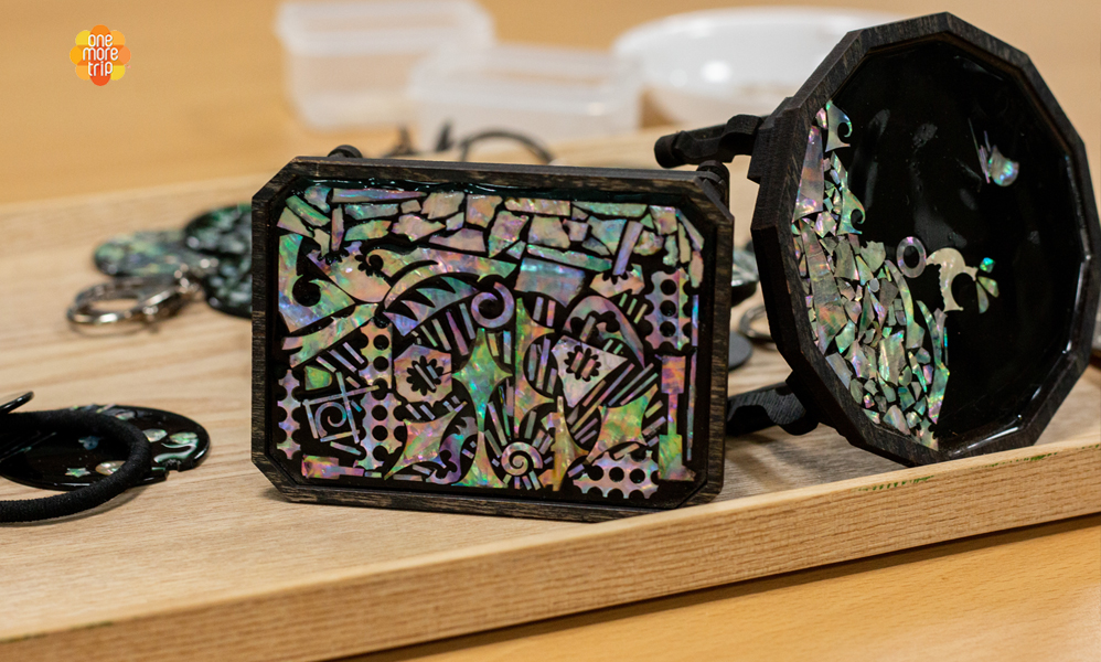 Seoul: Traditional Najeon (Mother-of-Pearl) Craft Experience in Dongdaemun