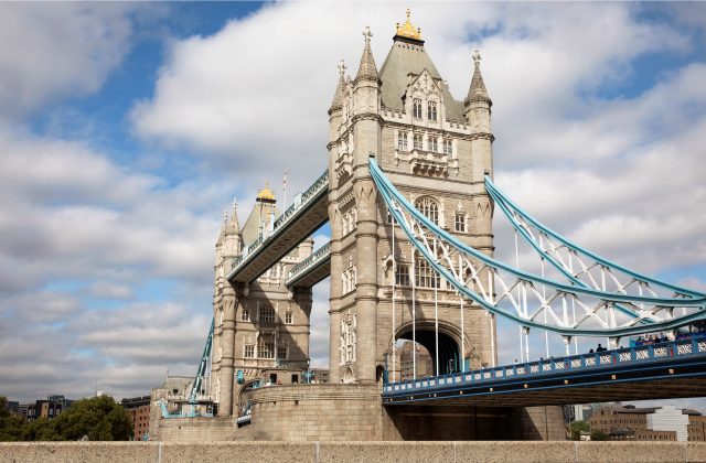 The London Pass® with 2-Day Hop-On Hop-Off Bus Tour