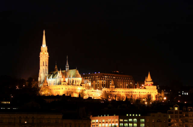 밤에 보는 부다페스트의 매력 야경투어 (소그룹 투어 & 전용 차량 숙소 샌딩)
