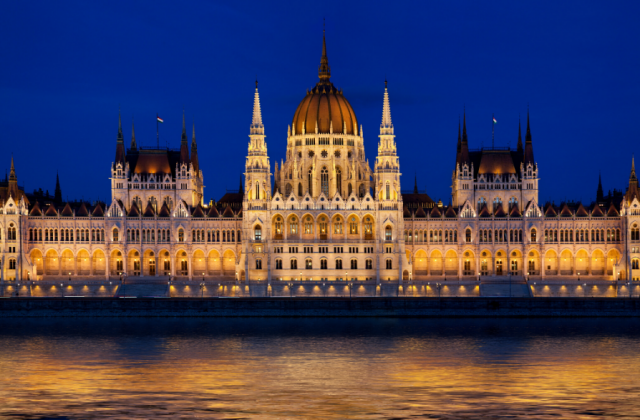 밤에 보는 부다페스트의 매력 야경투어 (소그룹 투어 & 전용 차량 숙소 샌딩)