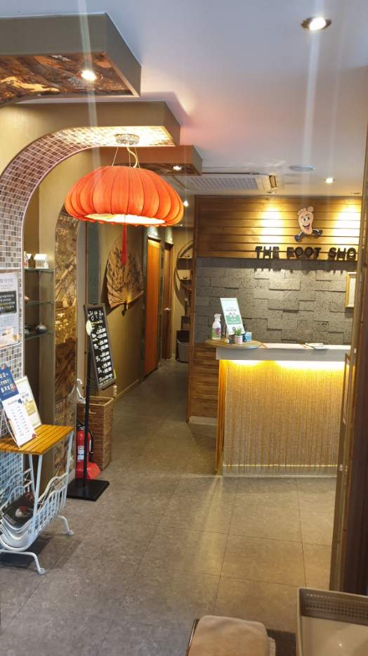 서울 더풋샵 신사가로수점 (10% 할인)