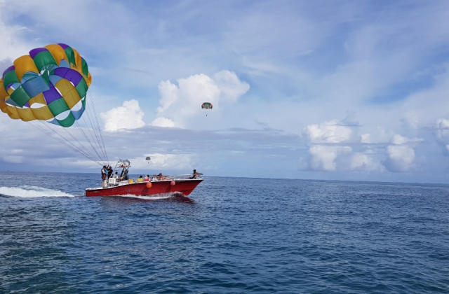 사이판 마나가하섬 해양 스포츠 & 그로토 동굴 스노클링 투어