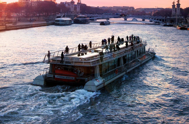 Paris Bateaux Parisiens Seine River Cruise Ticket