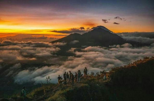 Bali: Mystical Mount Batur Sunrise Trekking Tour