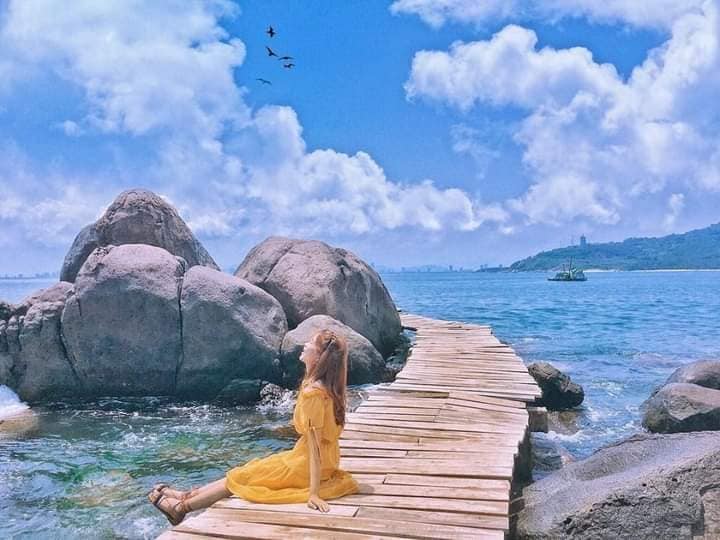 다낭 크루즈와 손트라 반도 해산물 푸드 투어 (WAUG Exclusive)