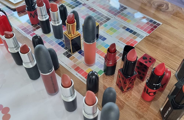 서울 성수 퍼스널 컬러로 나만의 매력 찾기 (16 타입)