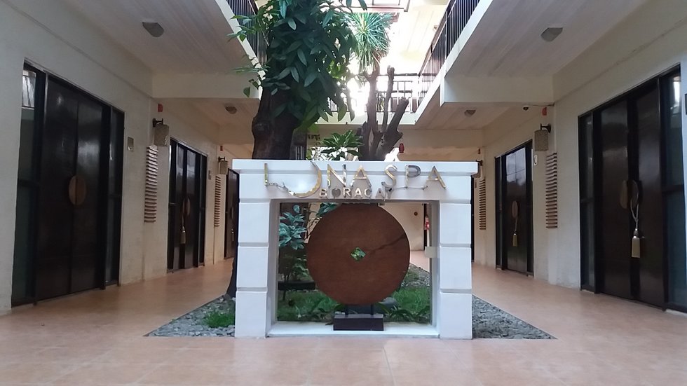 보라카이 루나 스파 - 노니 씨드 에센스 오일 마사지