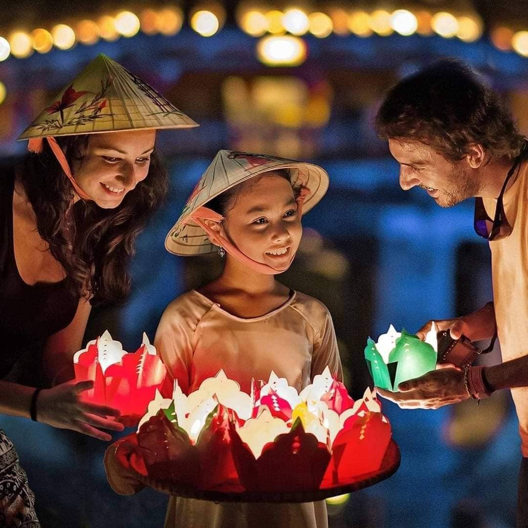 ホイアン・1日ツアー（シクロ、タインハ陶器村、ホアイ川 ランタンボート）