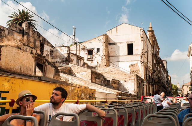 パレルモ・シティサイトシーイングシティツアー バス