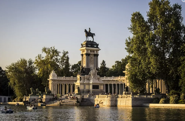 마드리드 소그룹 풀데이 투어 (프라도 미술관 + 마드리드 왕궁 입장권)