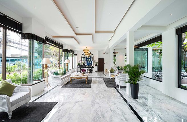 방콕 바와 스파 온 더 에잇