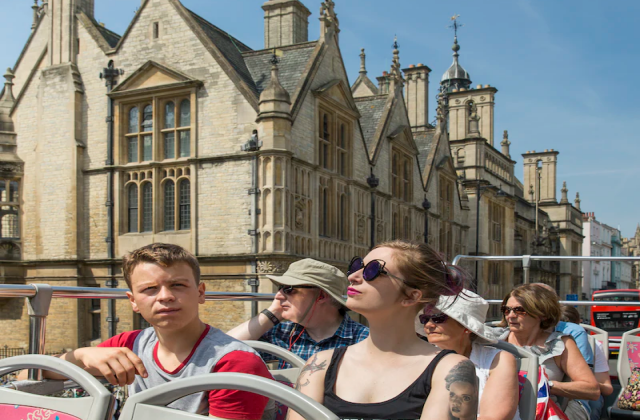 オックスフォード・シティ観光シティツアーバス（24時間/48時間）