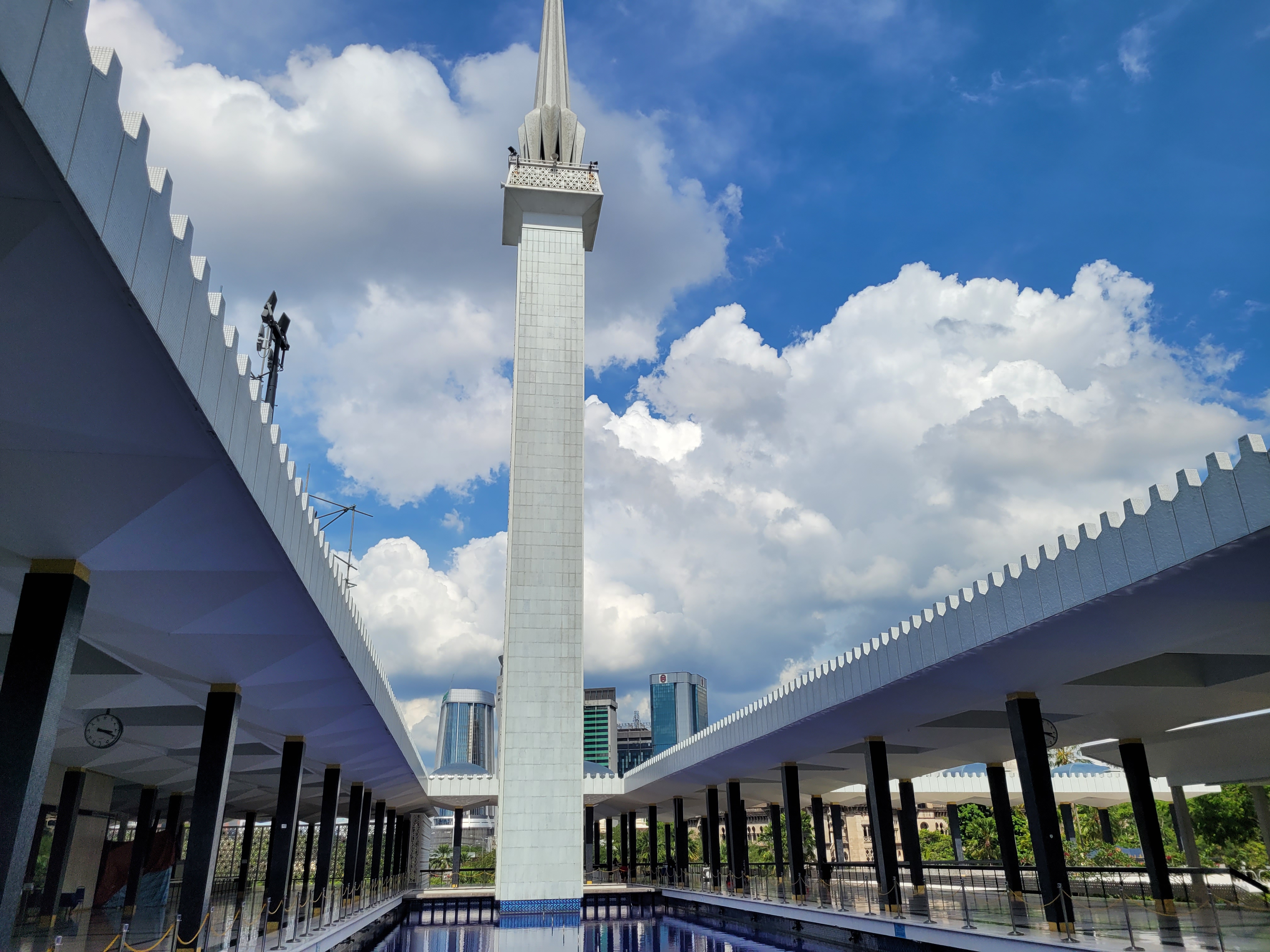 쿠알라룸푸르 프리미엄 시티투어 + 반딧불 & 블루티어스 투어