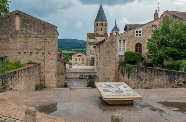 クリュニー修道院＆博物館 優先入場チケット